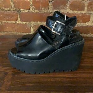 Opening ceremony platform size 7 black